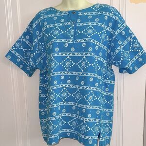 Vintage 90s Westbound Turquoise‎ & White Geometric Short Sleeve Button Neck Top
